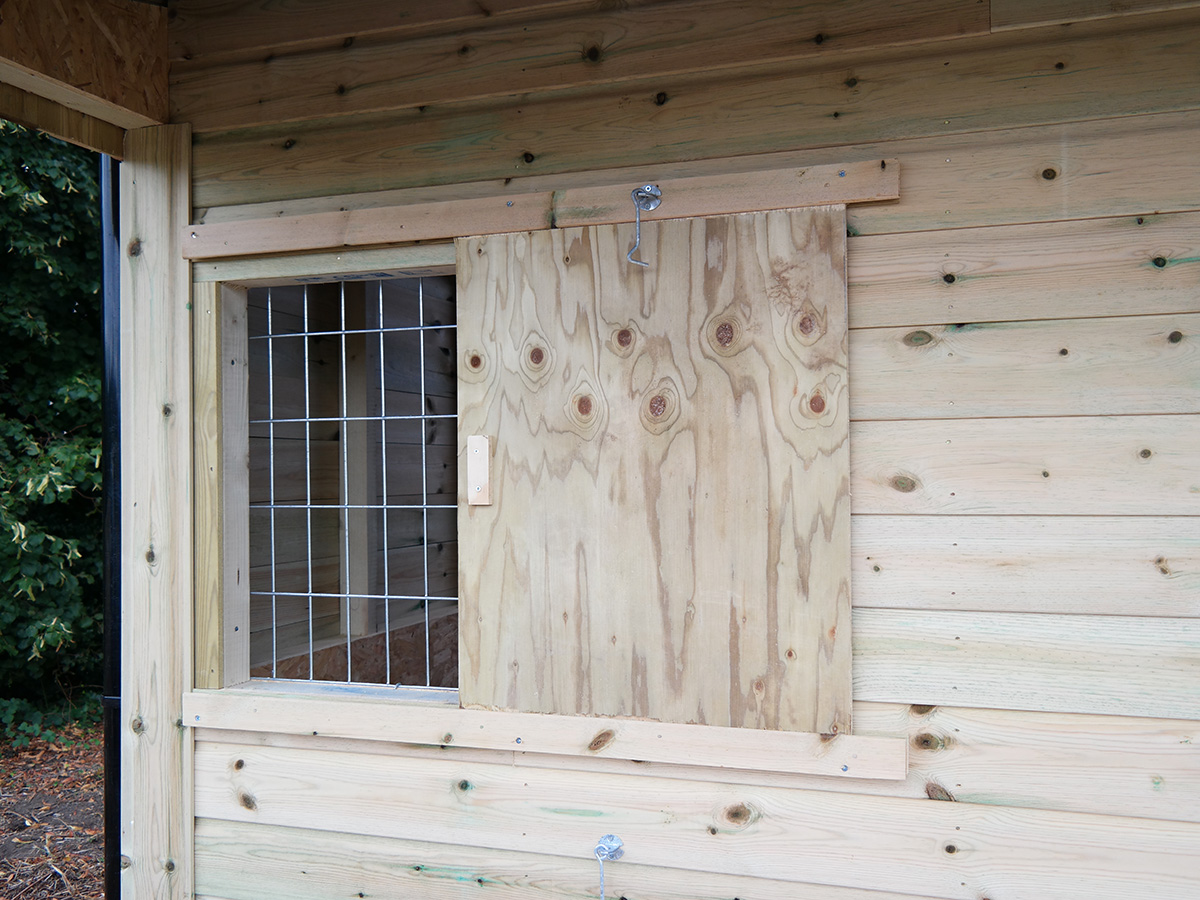stable window shutter