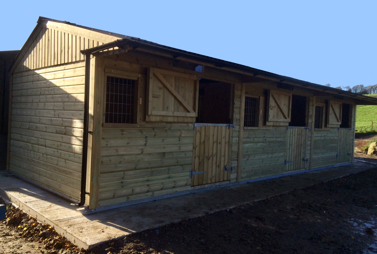 triple mobile stable